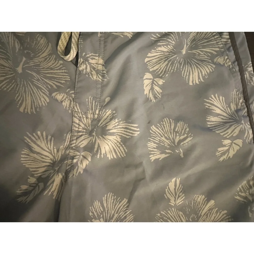 Vuori Mens 36 Boardshorts Gray Floral Hibiscus Swim Surf Trunks V314 8 Inseam
